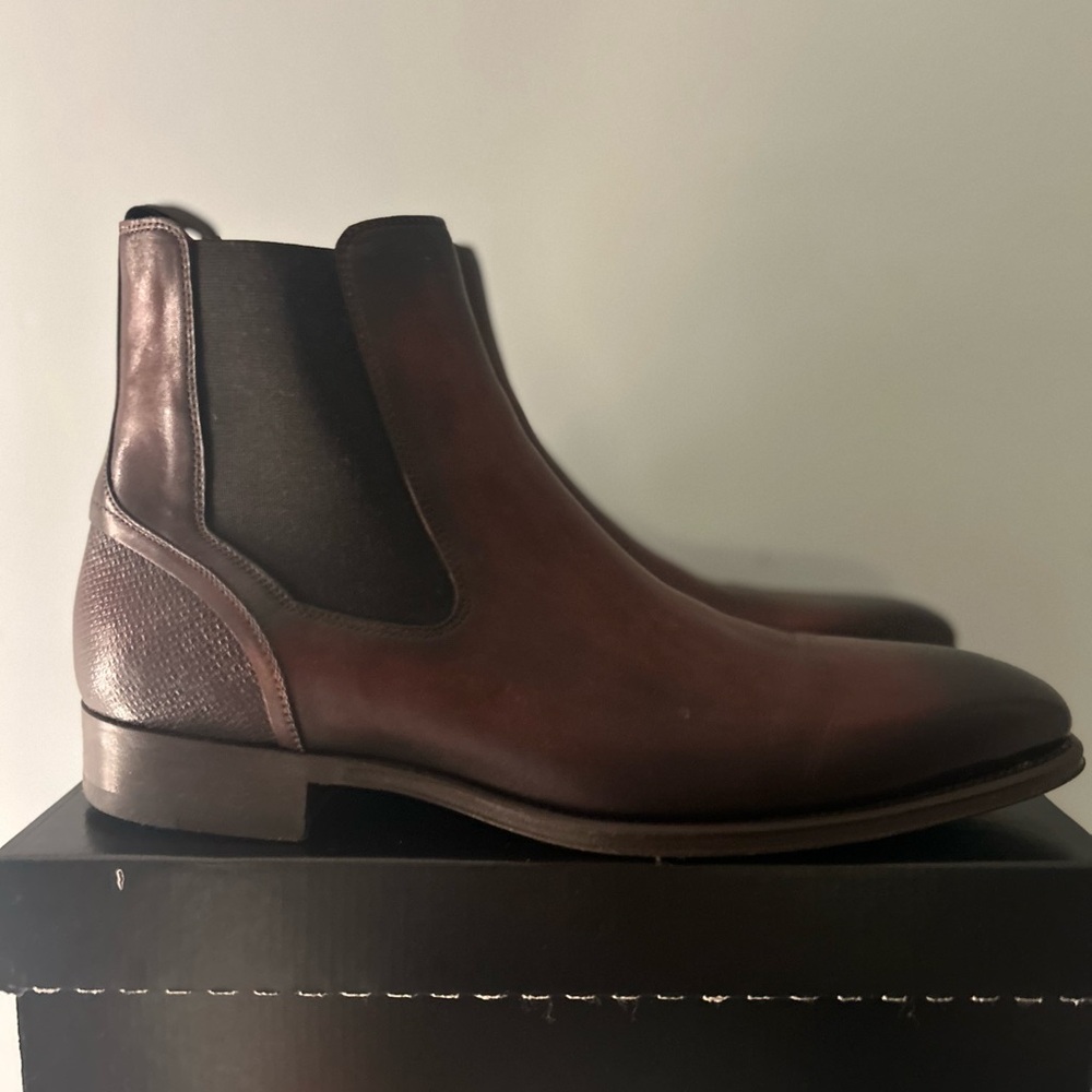 Magnanni Dark Brown Leather Chelsea Boots
